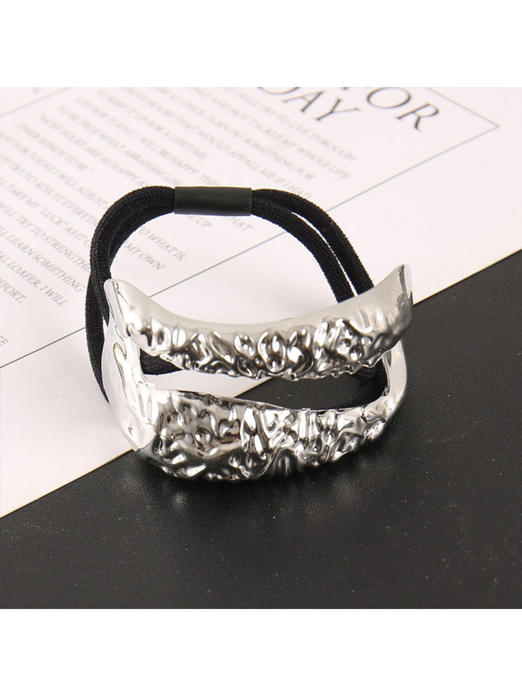 Gifty - Hammered Delicate Hair Tie