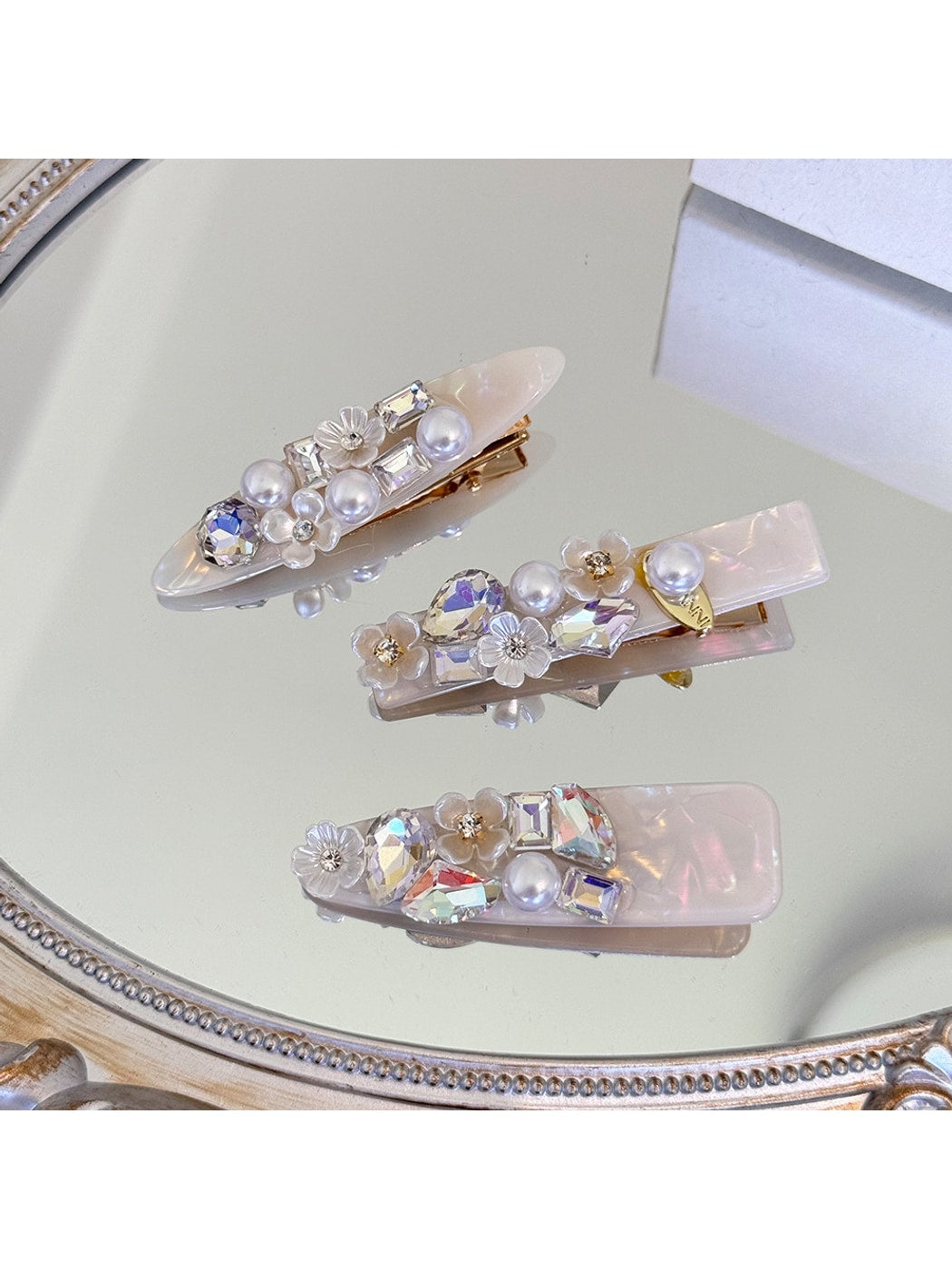 Beau - Sweet Style Floral Accent Side Hair Clip