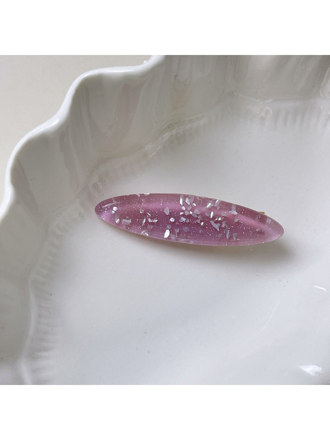 Beau - Minimalist Oval Shaped Hair Clip