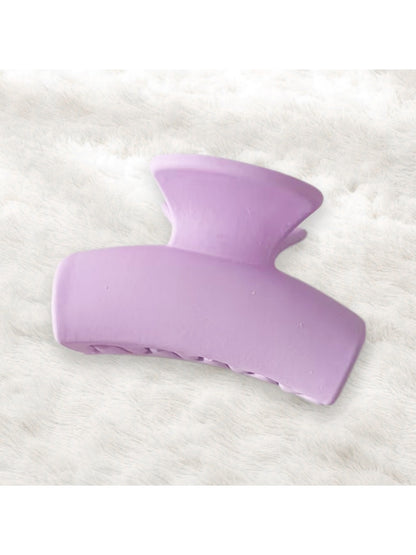 Beau - Matte Curved Plastic Claw Clip