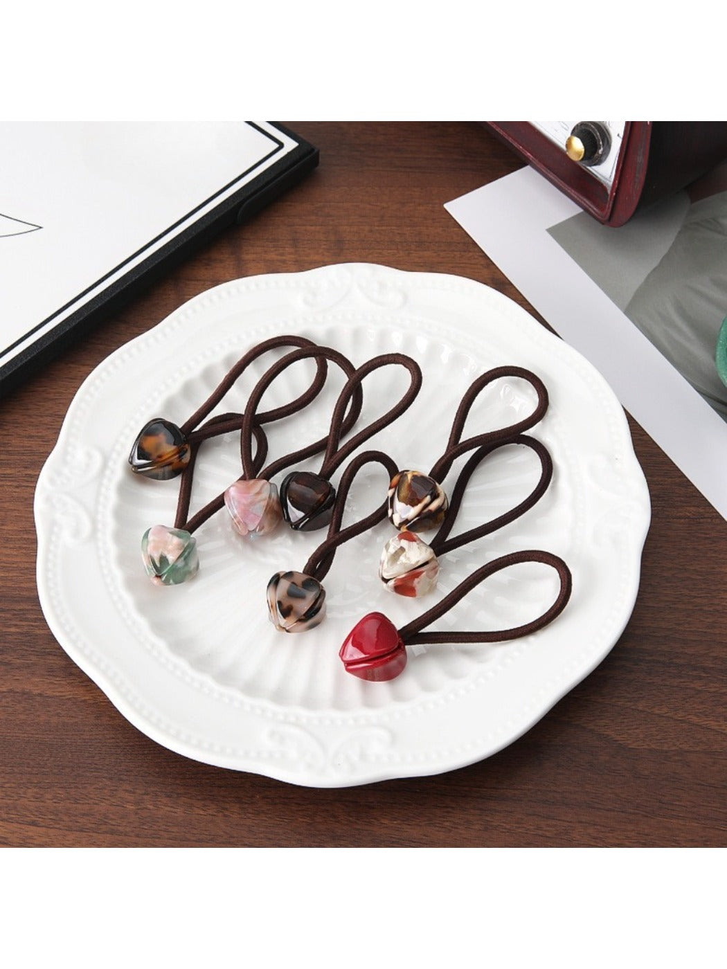 Gifty - Simple Tulip Hair Tie
