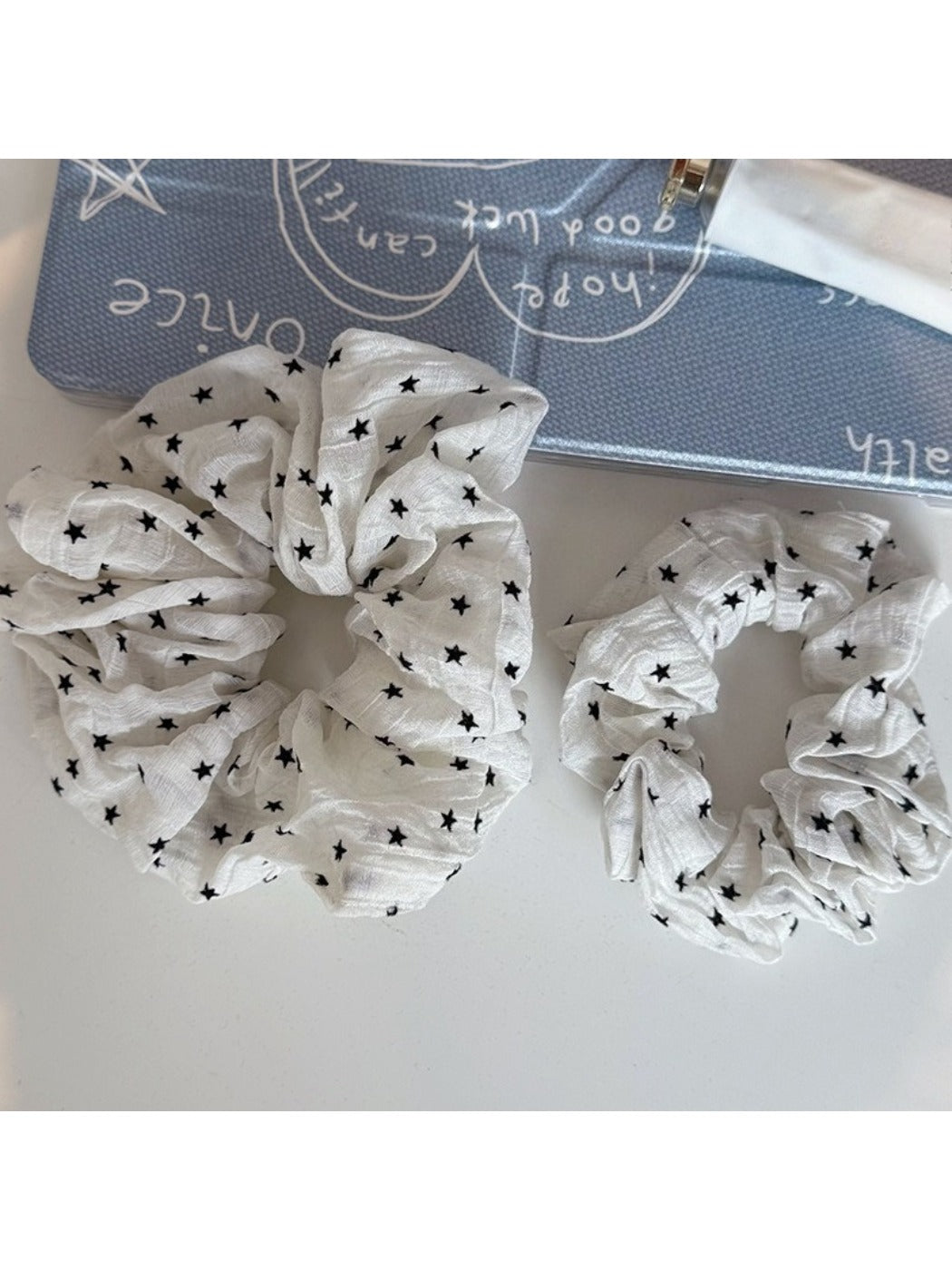 Gifty - Elegant Star Pattern Ruffle Scrunchie