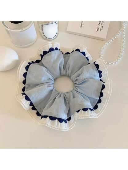 Gifty minimalist double layer wavy scrunchie in soft beige fabric