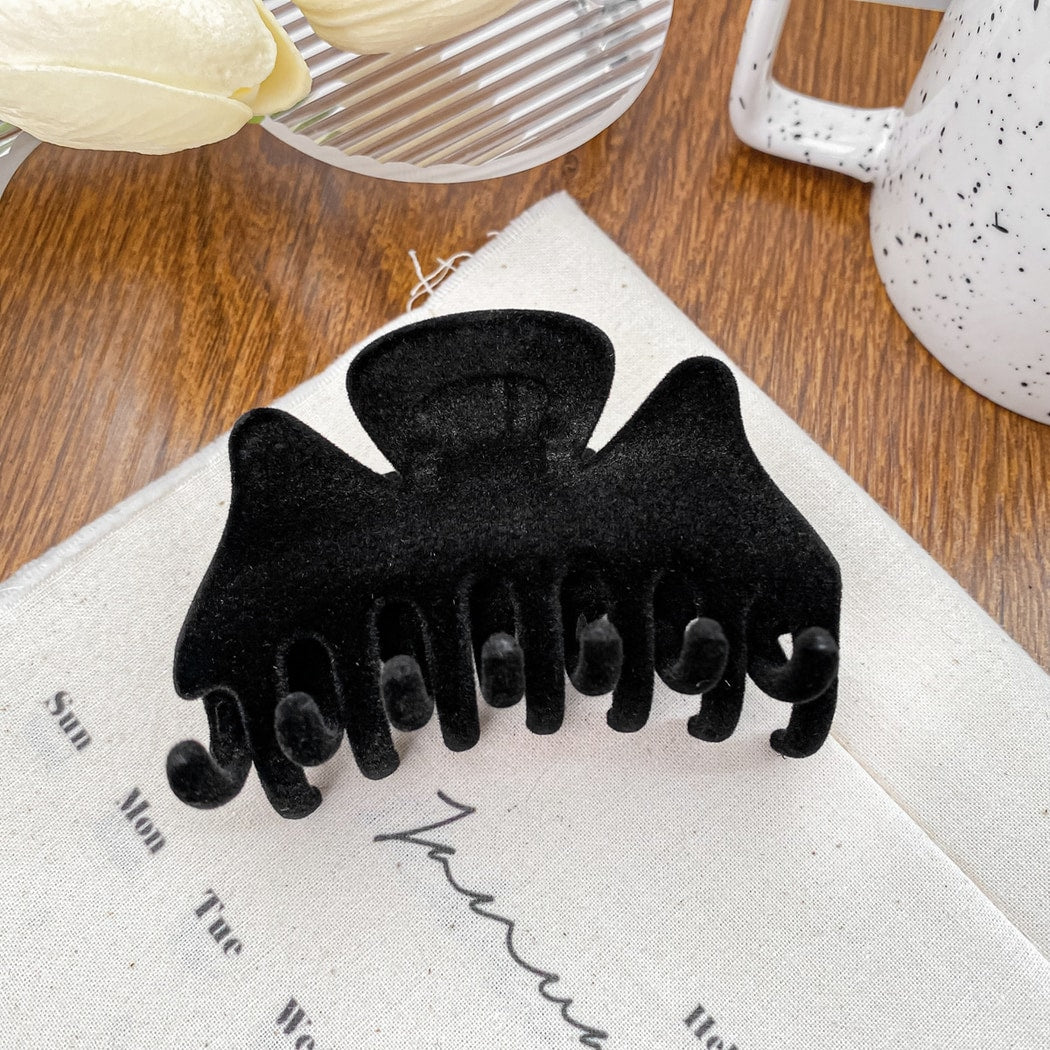 Beau - Solid Plush Textured Fashion Claw Clip