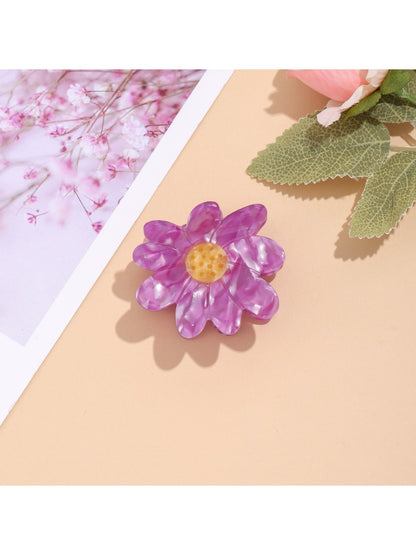 Beau - Minimalist Dainty Daisy Hair Claw Clip
