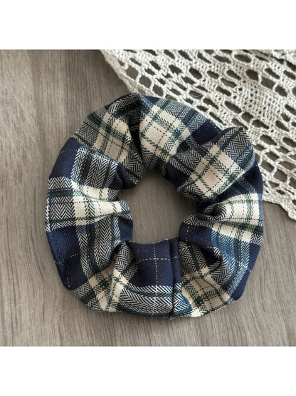 Gifty - Beautiful Checked Scrunchie