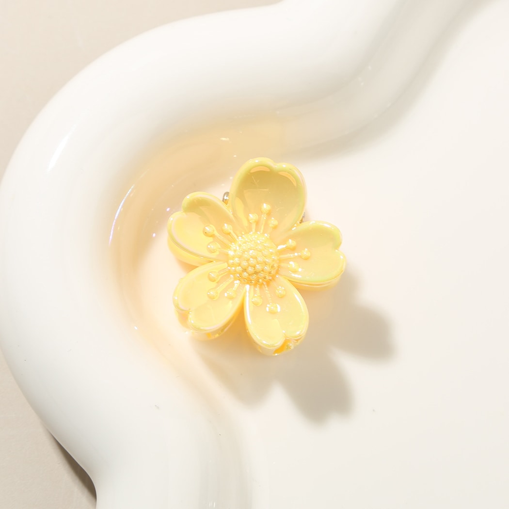 Beau - Glossy Petal Flower PS Claw Clip