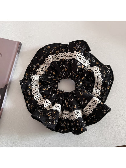 Gifty - Vintage Flower Lace Scrunchie