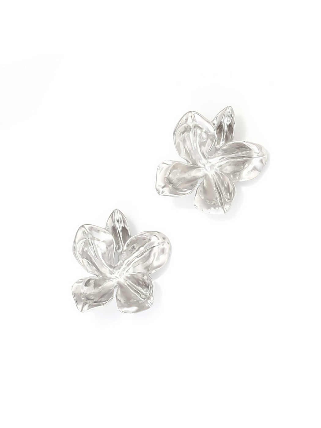 Earedge - Vintage Floral Alloy Plated Finish Earrings