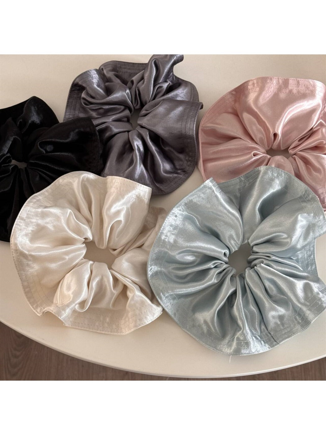 Gifty - Smooth Satin Hair Loop