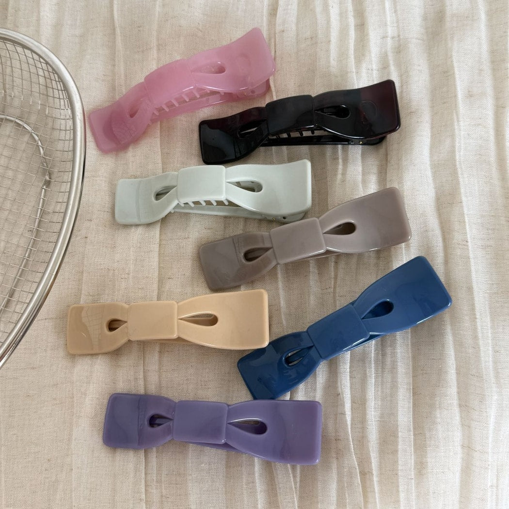 Beau - Glossy Plastic Bow Design Hair Clip