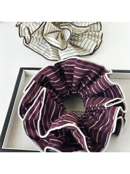 Gifty - Fashionable Striped Hair Scrunchie