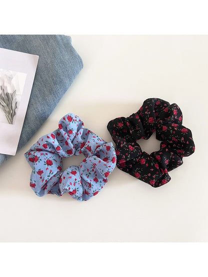 Gifty - Retro Small Floral Scrunchie