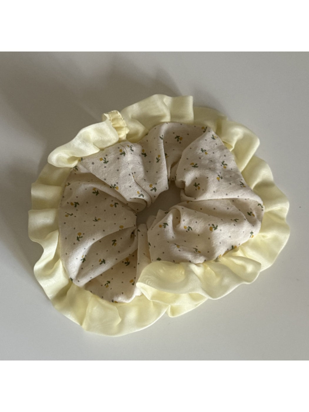Gifty - Ditsy Floral Polyester Scrunchie