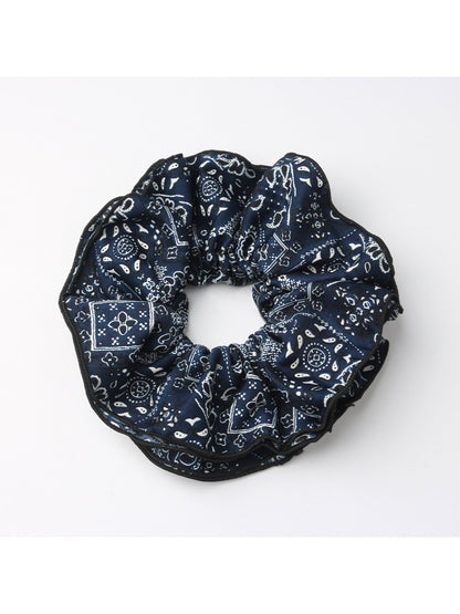 Gifty - Elegant Hair Scrunchie with Vintage Print