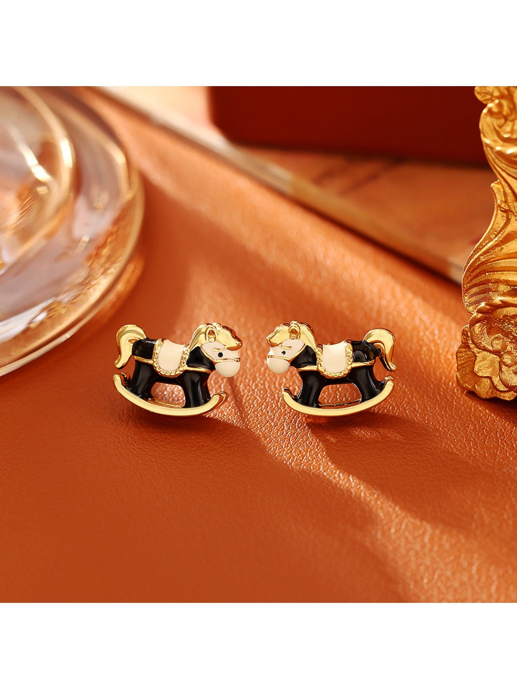 Earedge - Exquisite Horse-Shaped Premium Earrings