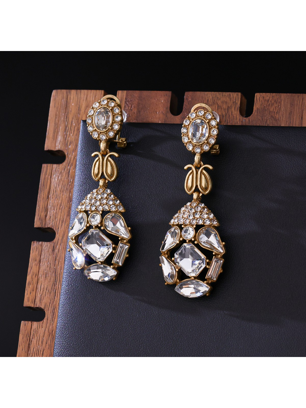 Earedge - Vintage Geometric Openwork Stud Earrings