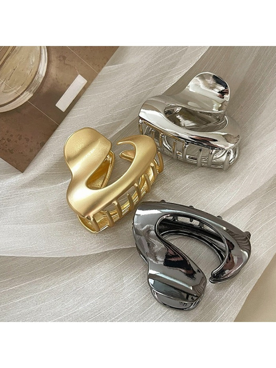 Beau - Elegant Asymmetrical Hair Claw Clip