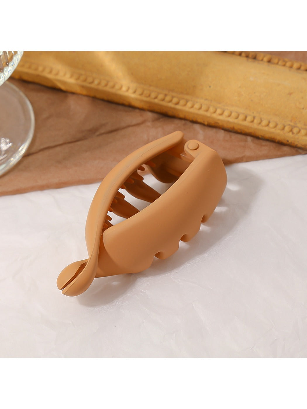 Beau - Premium Banana Shape Hair Clip
