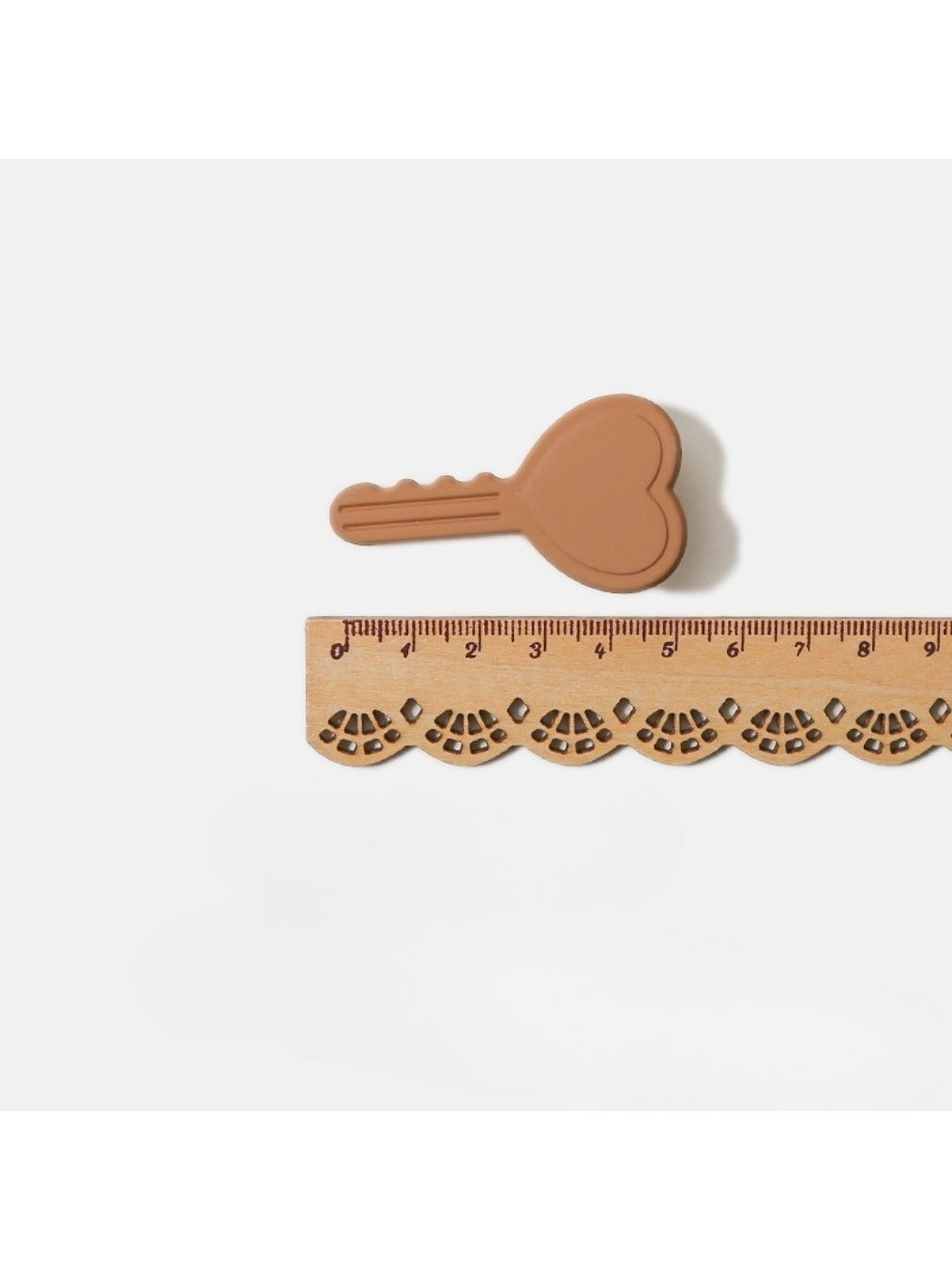 Beau - Creative Fun Key Minimalist Hair Clip