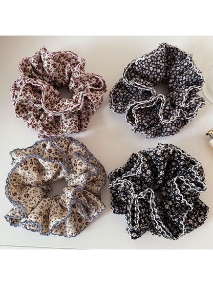 Gifty - Vintage Small Floral Ruffled Scrunchie