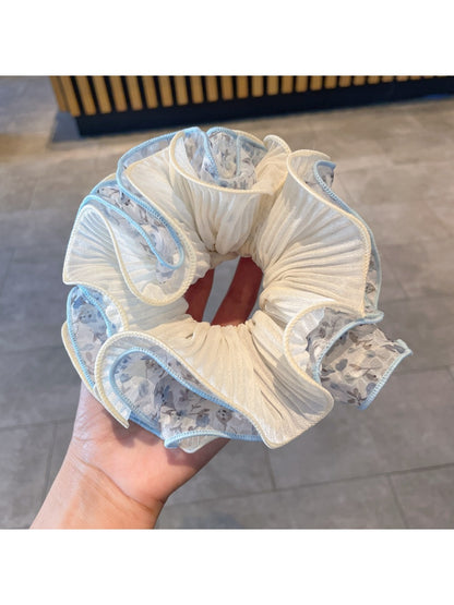 Gifty - Gentle Floral Voluminous Scrunchie