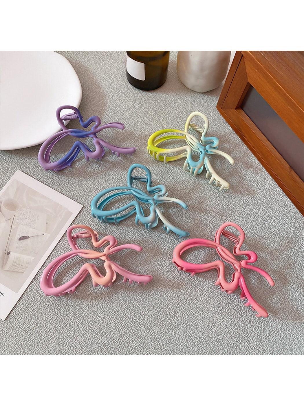 Beau - Gradient Cutout Butterfly Alloy Hair Claw Clip