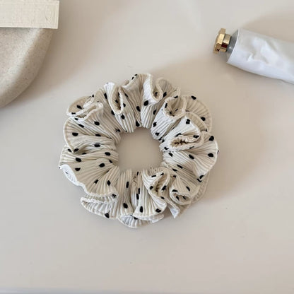 Gifty - Simple Pleated Polka Dot Scrunchie