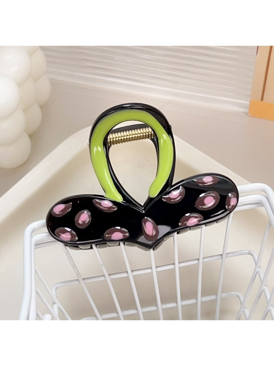 Beau - Heart Dot Hair Clip