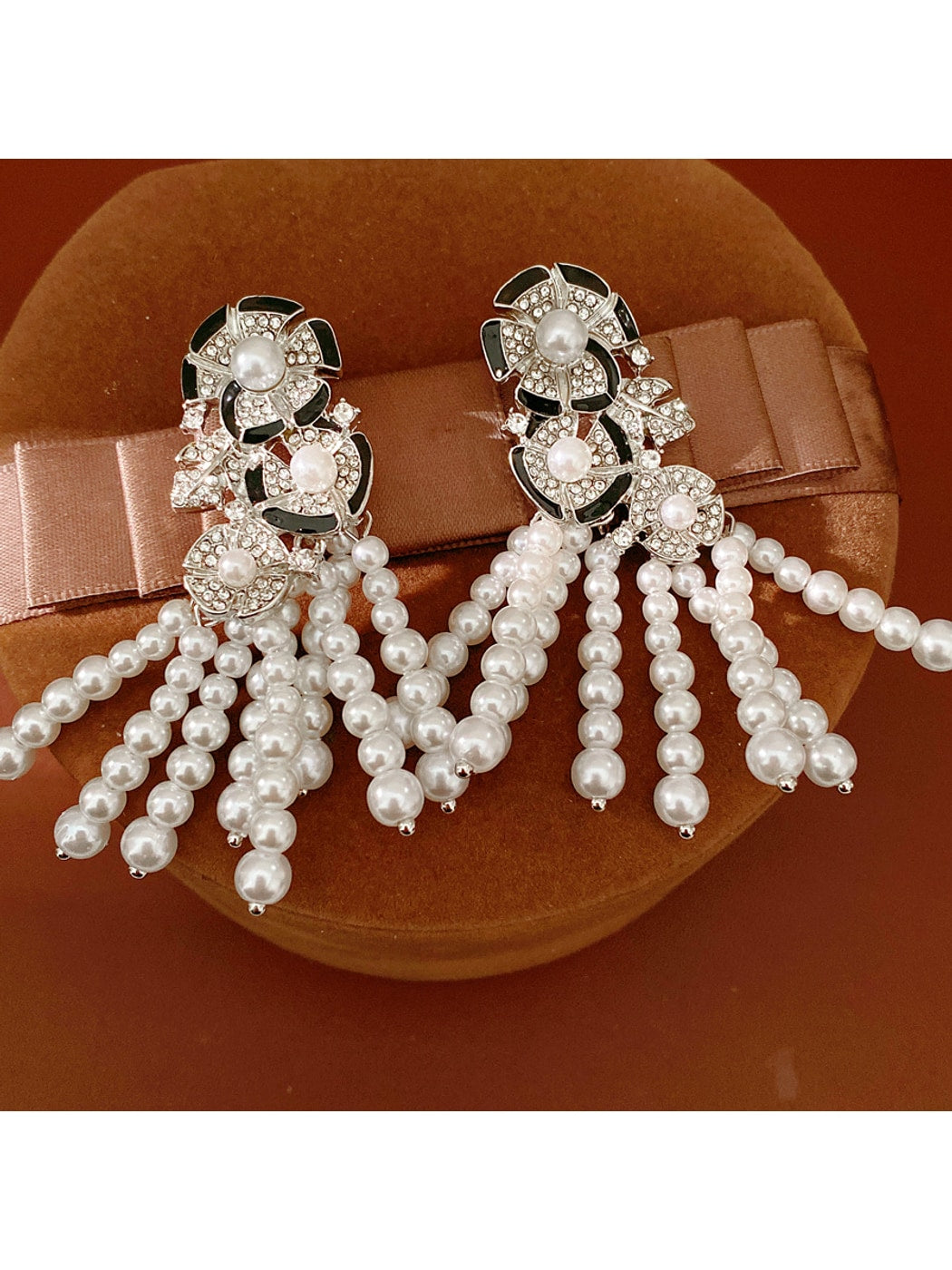 Earedge - Vintage Floral Rhinestone Beaded Earrings