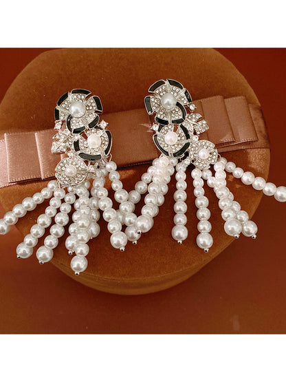 Earedge - Vintage Floral Rhinestone Beaded Earrings