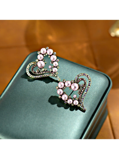Earedge - Vintage Luxe Heart Stud Earrings