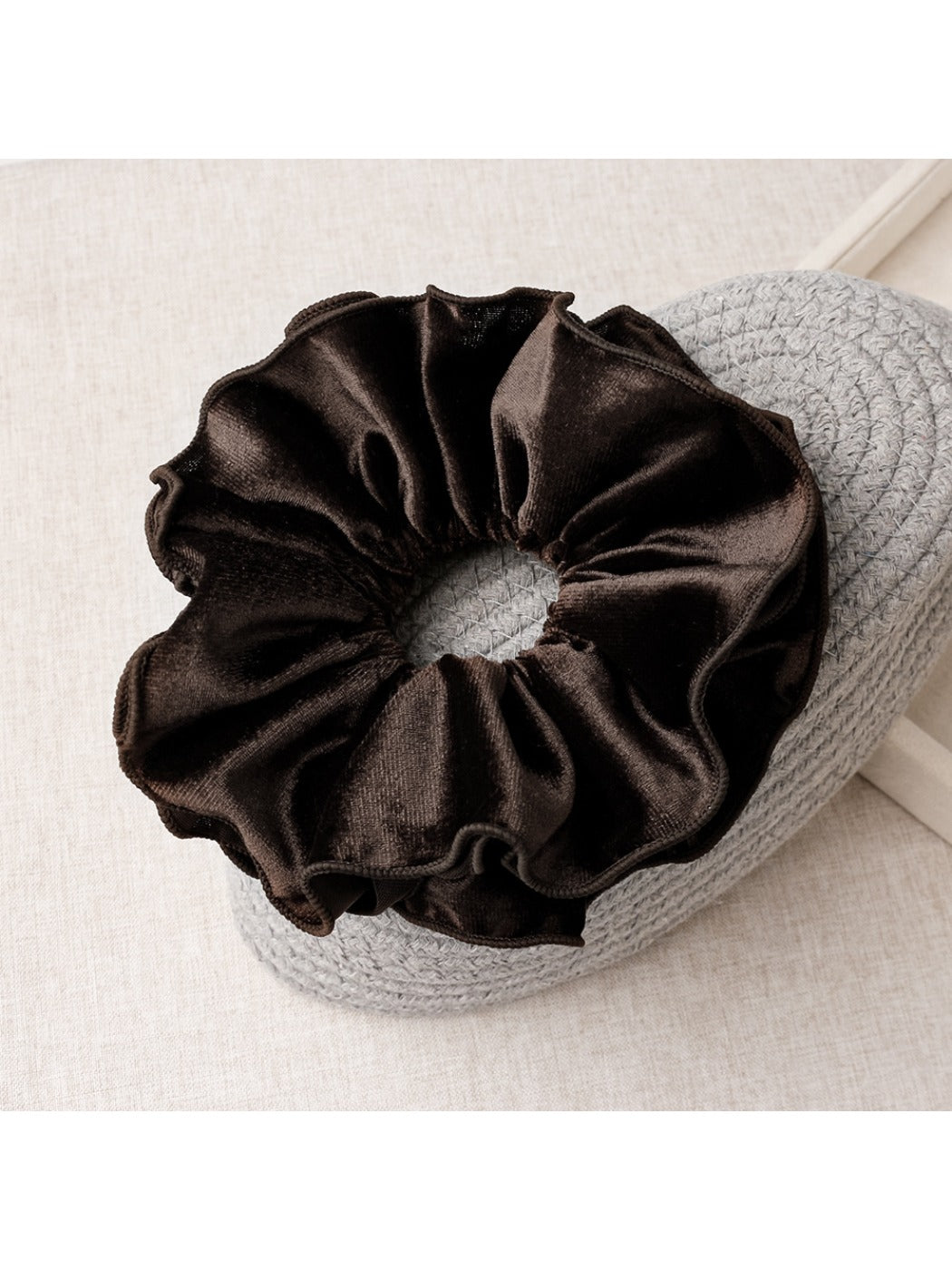 Gifty - Satin Elegant Versatile Scrunchie