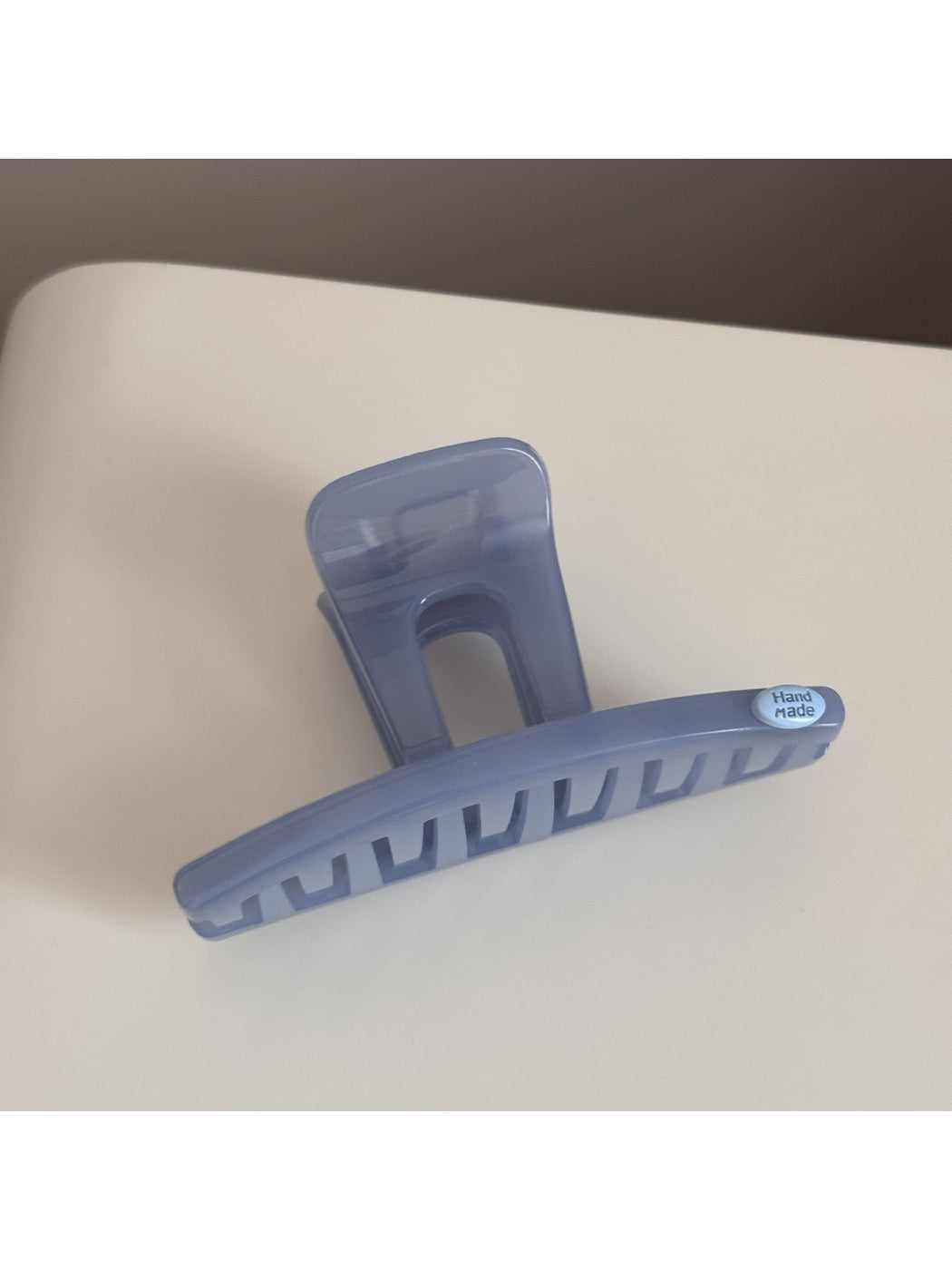 Beau - Curved Open Center Design Detail Claw Clip