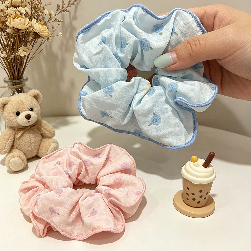 Gifty - Roses Floral Print Ruffled Scrunchie