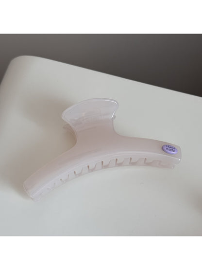 Beau - Curved Straight Bar Design Claw Clip