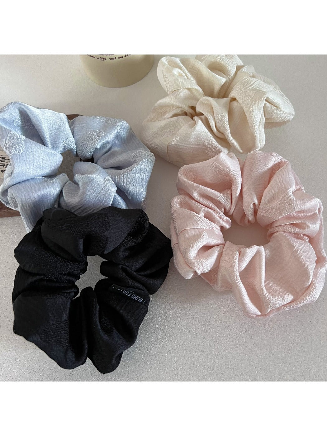 Gifty - Simple Textured Scrunchie for Women