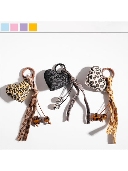 Keypus - Retro Leopard Print Heart Keychain