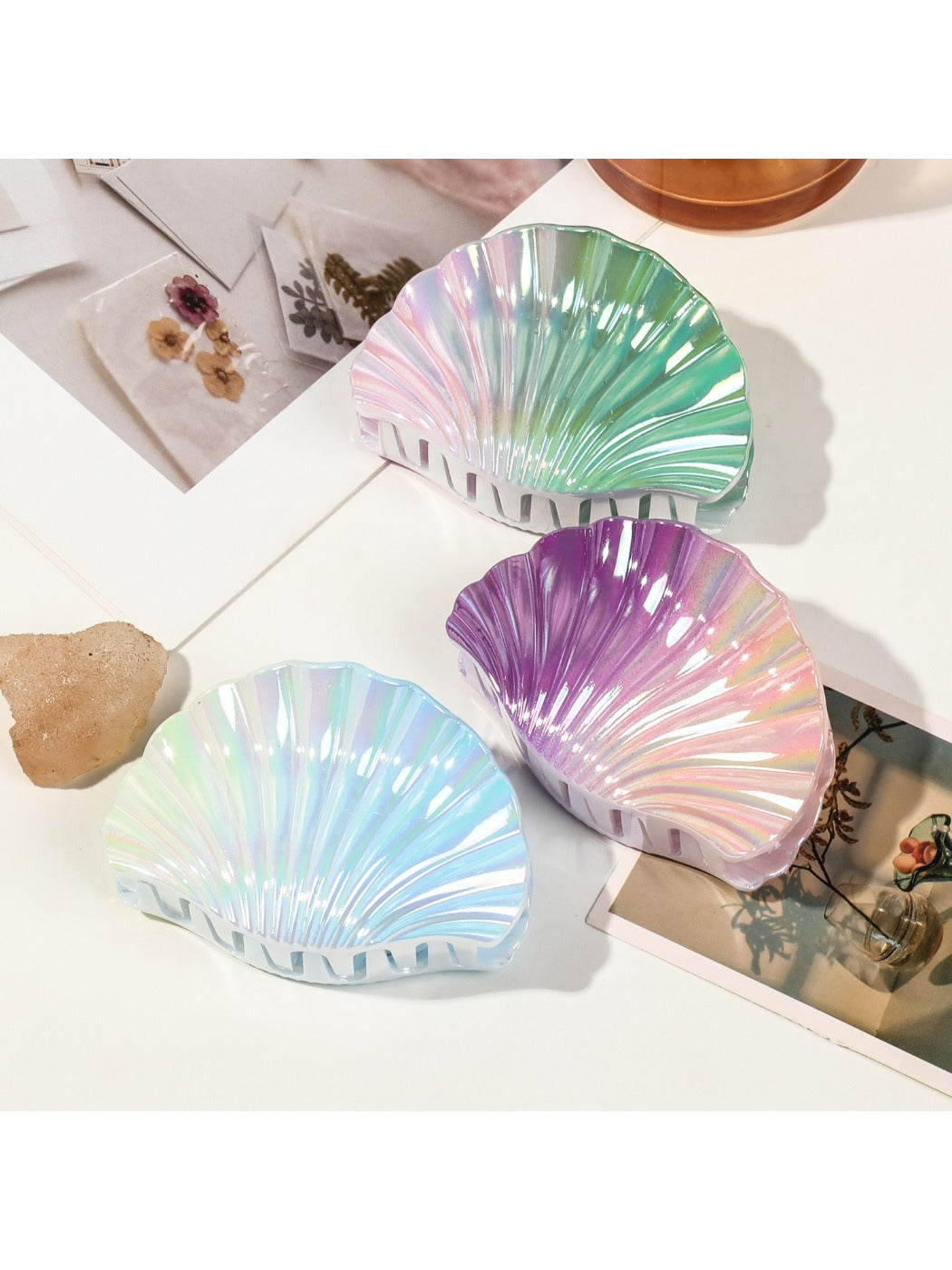 Beau - Colorful Shell Shaped Hair Claw Clip