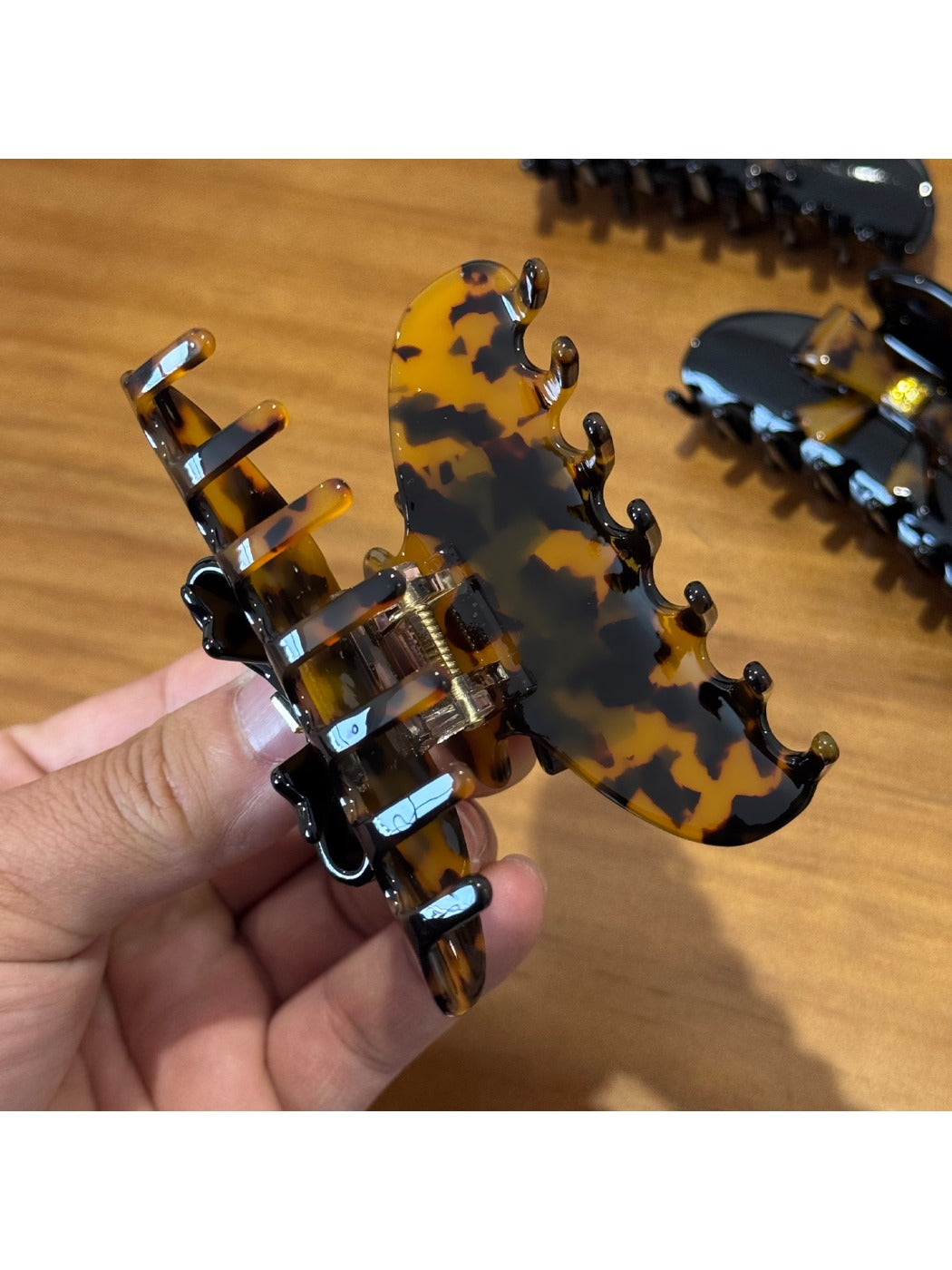 Beau - Bow Detail Glossy Acetate Claw Clip