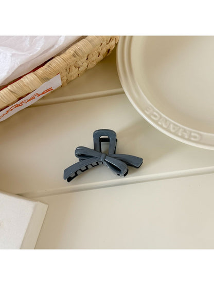 Beau - Glossy Bow Shape Plastic Claw Clip