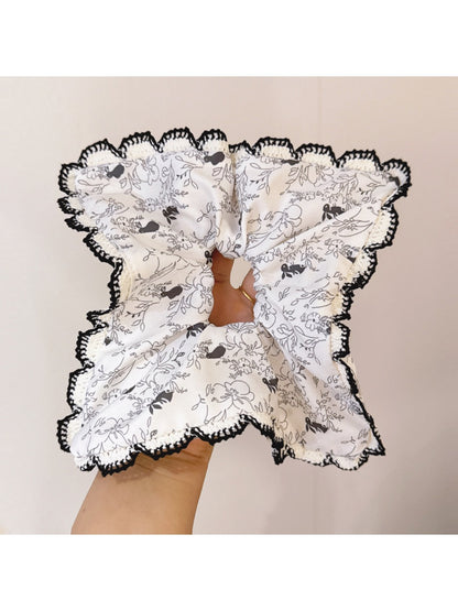 Gifty - Chic Black Floral Lace Scrunchie