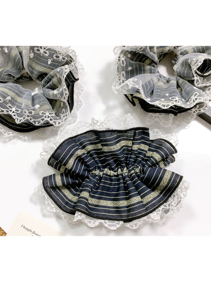 Gifty - Lace Trim Checkered Scrunchie for Women