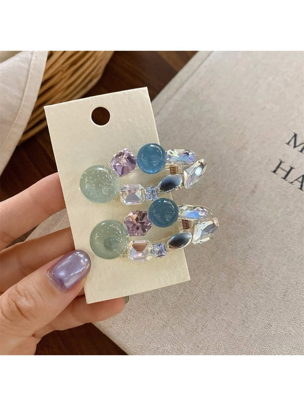 Beau - Elegant Beaded Openwork Hair Clip