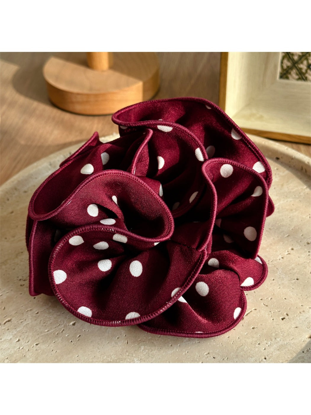 Gifty - Retro Polka Dot Scrunchie