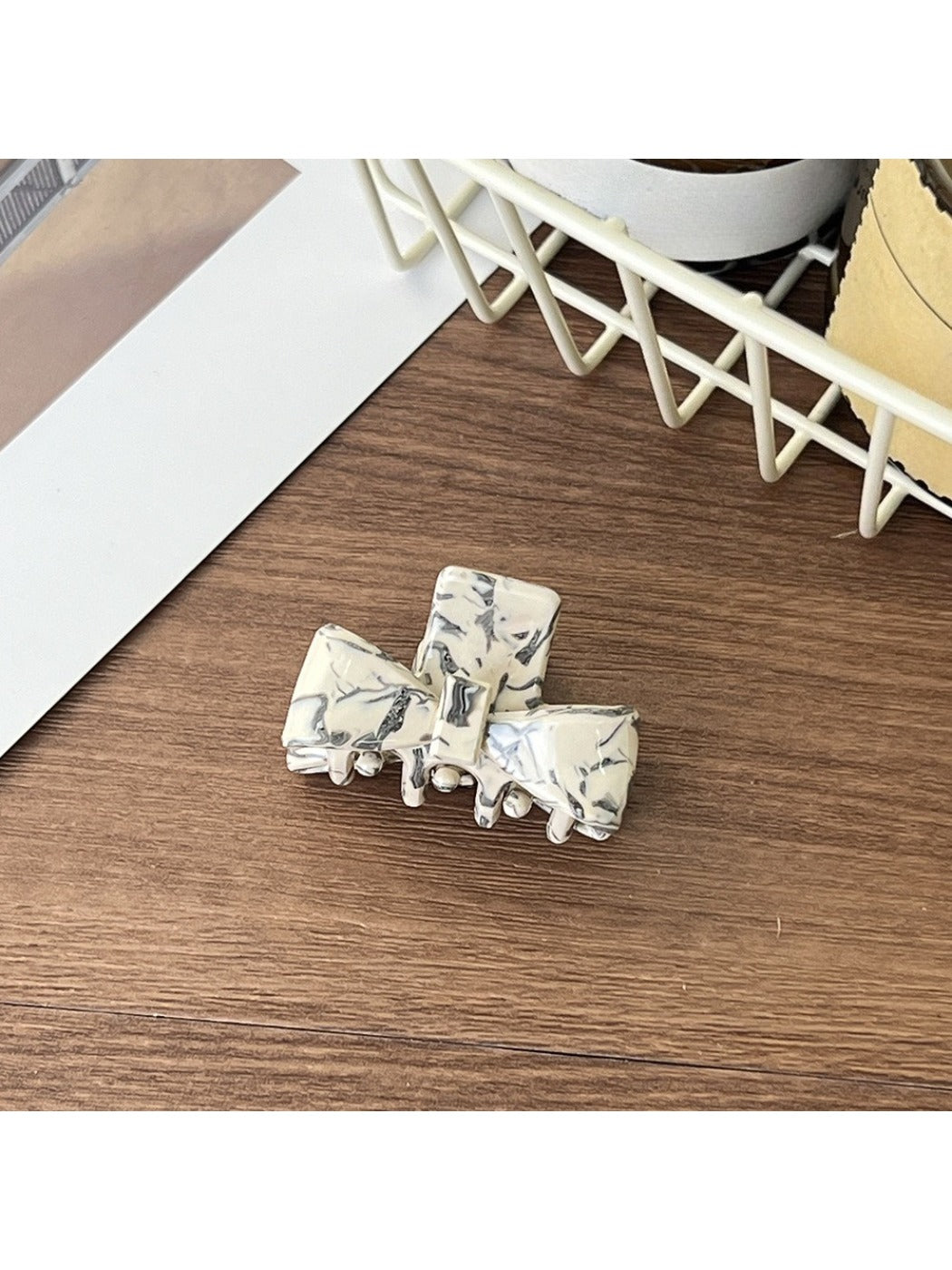 Beau - Dainty Bow Shaped Small Claw Clip