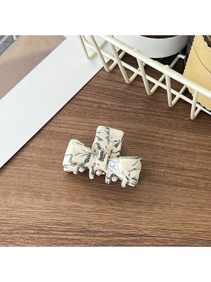 Beau - Dainty Bow Shaped Small Claw Clip