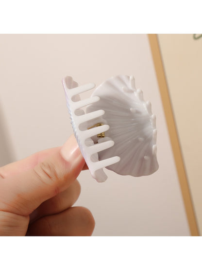 Beau - Minimalist Shell Shaped Hair Claw Clip