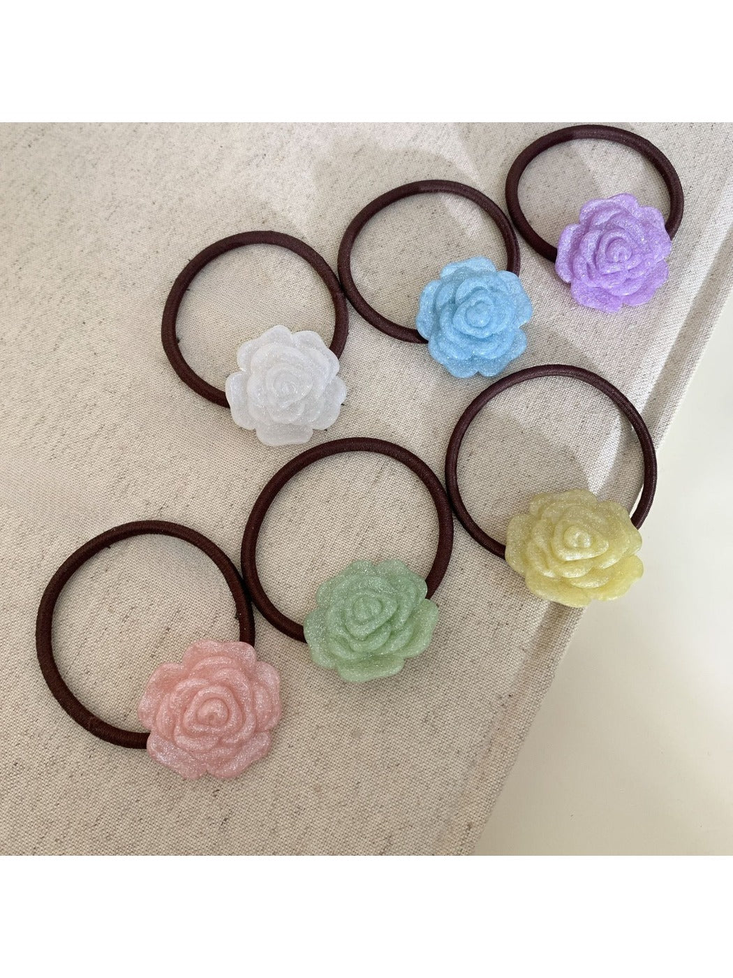 Gifty - Minimalist Flower Hair Tie