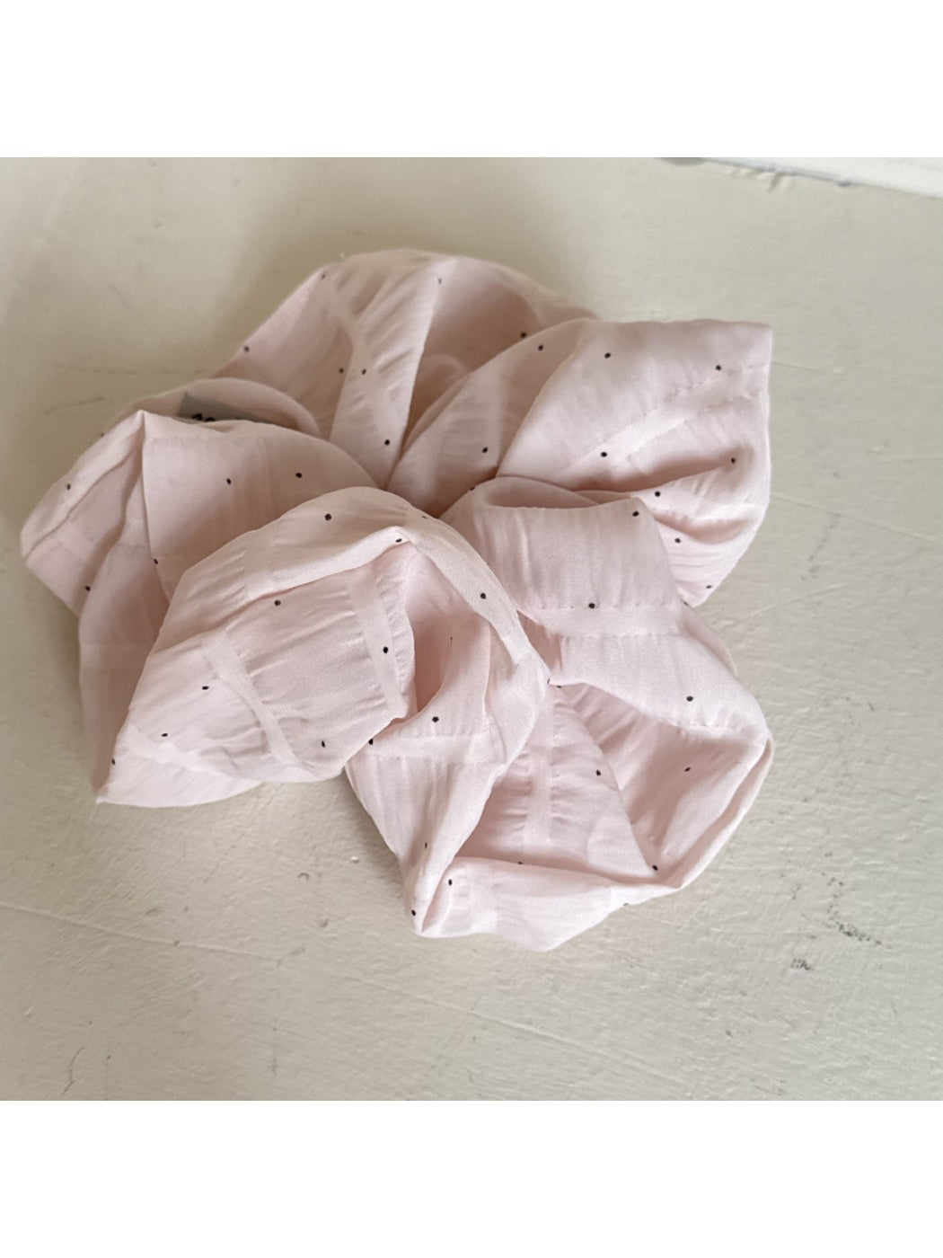 Gifty - Lightweight Polka Dot Fashion Scrunchie